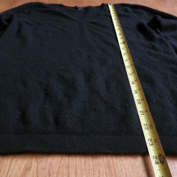 Prive Cashmere Sweater Size M Black V Neck Pullover 35" Bust Quiet Luxury Casual - Picture 6 of 8